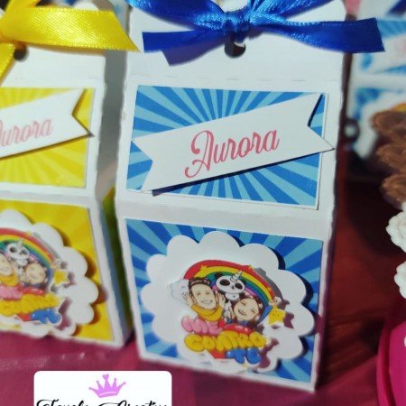 Scatola Bomboniera ME CONTRO TE personalizzata con nome MILK BOX