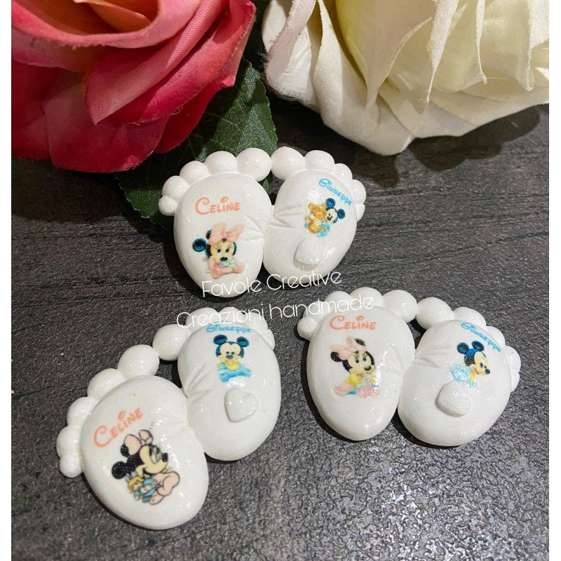 Coppia Piedini Profumati Gemelli Topolino & Minnie | Bomboniera Personalizzata 4,5 cm con Cuoricino in Rilievo