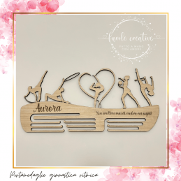 Porta medaglie ginnastica ritmica con nome e frase personalizzata