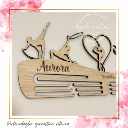 Porta medaglie ginnastica ritmica con nome e frase personalizzata