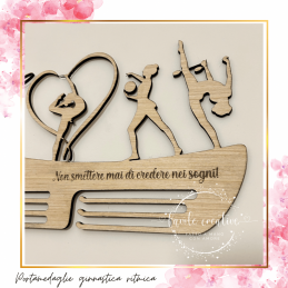 Porta medaglie ginnastica ritmica con nome e frase personalizzata