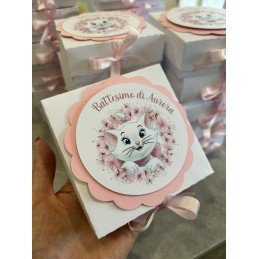 Bomboniera Minu Aristogatti con Scatolina Bianca | Profumatore 9 cm e Fiala di Profumo Inclusa