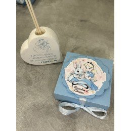 Scatolina Alice nel Paese delle Meraviglie Celeste con Profumatore a Cuore – Bomboniera Personalizzata