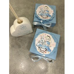 Scatolina Alice nel Paese delle Meraviglie Celeste con Profumatore a Cuore – Bomboniera Personalizzata