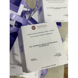 Scatoletta Laurea Libro con Frontespizio Personalizzato | Base Bianca, Copertina Rossa, Scritta Gialla