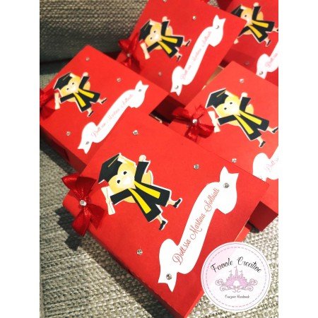 Scatolina Libro Laurea Portaconfetti Personalizzata con Personaggio e Targhetta