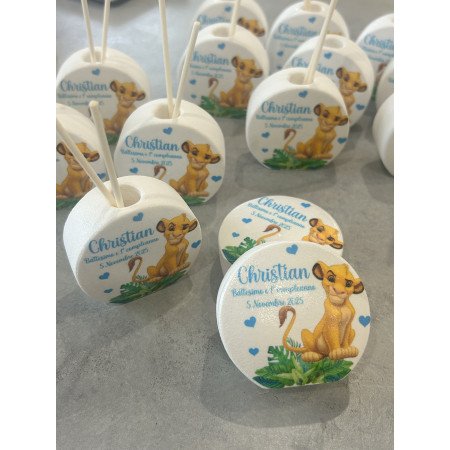 Profumatore Personalizzato Simba per Battesimo e Compleanno – Bomboniera Artigianale 6,5 cm | Favole Creative