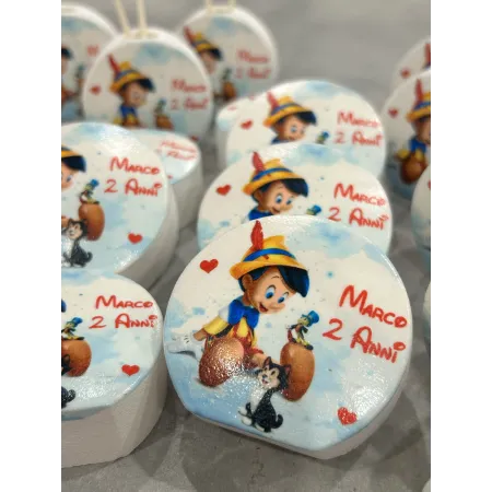 Profumatore Personalizzato Tema Pinocchio 6,5 cm – Bomboniera Artigianale con Bastoncini