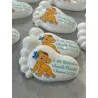 Bomboniera Battesimo Simba Personalizzata – Piedino in Gesso Profumato con Tulle Celeste