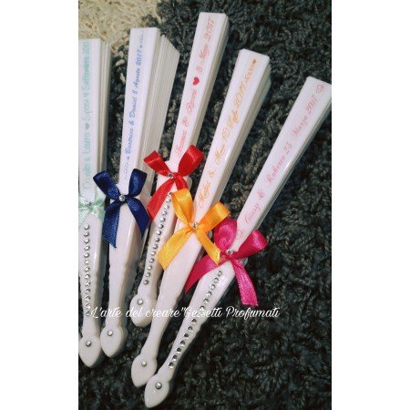 Ventagli Matrimonio Multicolor Personalizzati per Ospiti in Chiesa