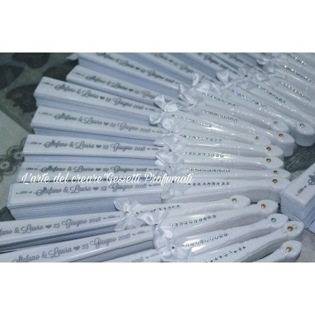 Ventaglio Matrimonio Elegante Bianco con Fiocco e Scritta Grigia Personalizzata
