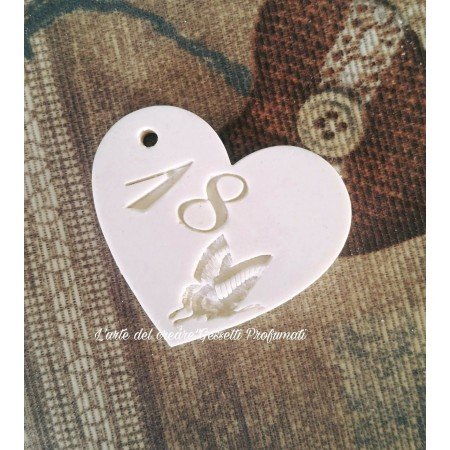 Gessetti profumati CUORE 18 CON FARFALLA E FORO