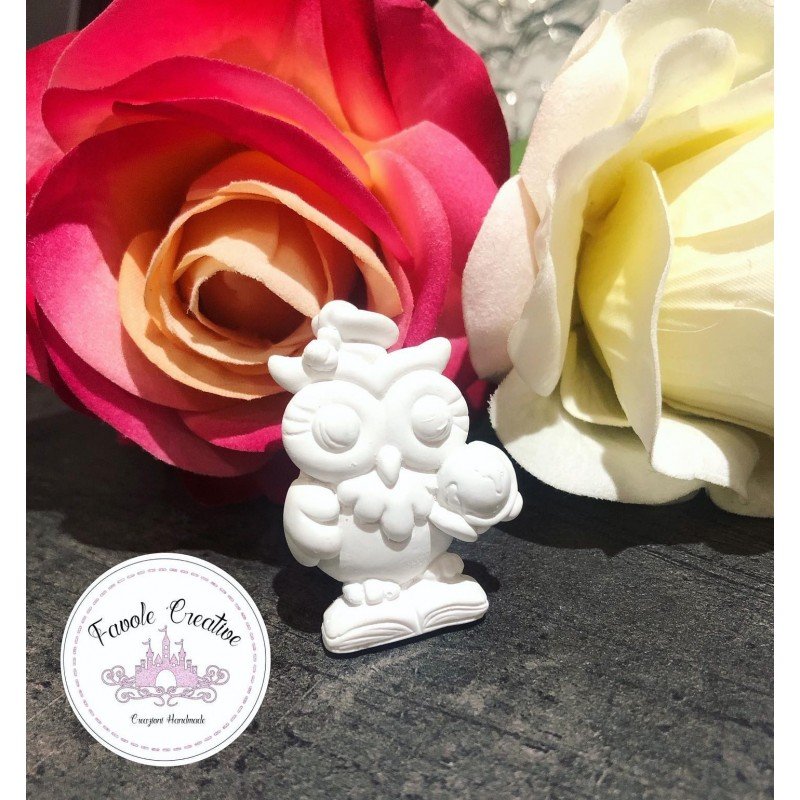 Gessetto civetta su libro laurea – Bomboniera profumata artigianale