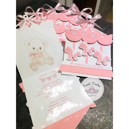 Partecipazione Battesimo Carosello Rosa con Orsetto – Invito Personalizzato Bambina