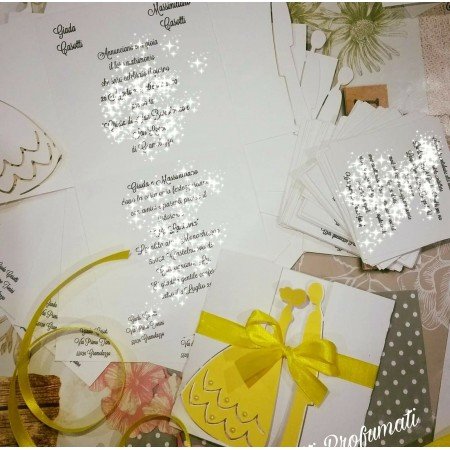 Invito Matrimonio con Sposi Intagliati e Gessetto a Cuore – Eleganza Personalizzata