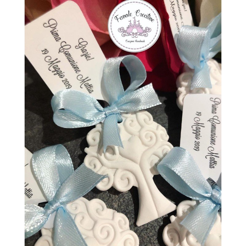 Gessetto Profumato Albero Con Cuore, Fiocco Celeste E Tag Personalizzato Segnaposto Bomboniera Gessetto Profumato Albero Con Cuore, Fiocco Celeste E Tag Personalizzato Segnaposto Bomboniera